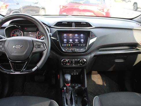 Used 2023 Chevrolet TrailBlazer RS w/ Sun and Liftgate Package image 9