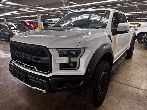 Used 2019 Ford F150 Raptor w/ Equipment Group 802A Luxury AWD/4WD image 2