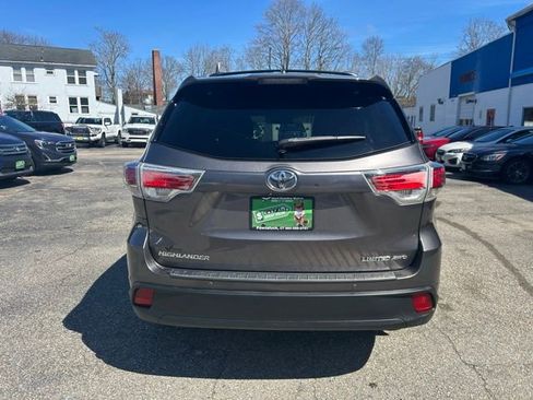 Used 2015 Toyota RAV4 XLE AWD/4WD image 9