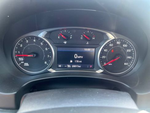 Used 2024 GMC Terrain AT4 w/ Tech Package AWD/4WD image 4