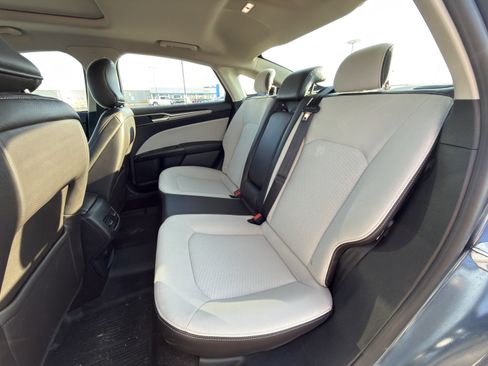 Used 2019 Ford Fusion SE w/ Equipment Group 151A AWD/4WD image 10