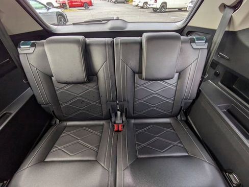 Used 2025 Volkswagen Atlas SE w/ Panoramic Sunroof Package FWD image 16