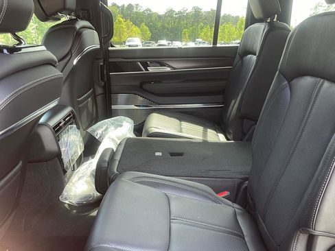 New 2026 Jeep Grand Wagoneer Summit w/ 8-Passenger Seating Package AWD/4WD image 26