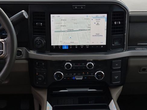 Used 2025 Ford F250 Platinum w/ Platinum Plus Package AWD/4WD image 13