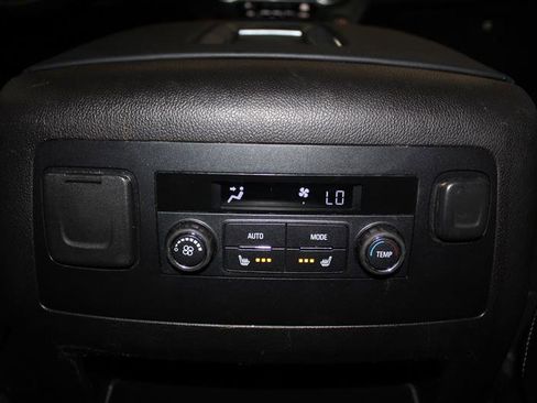 Used 2015 Chevrolet Tahoe LTZ image 22