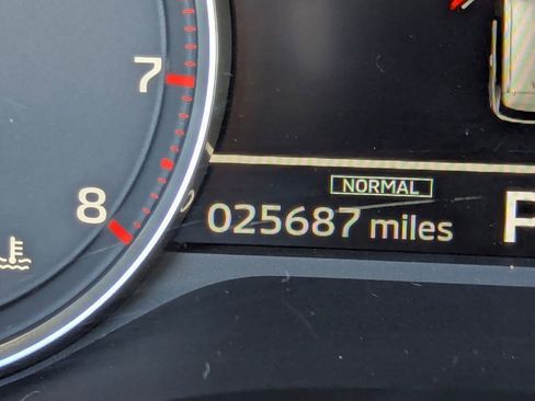 Used 2023 Mitsubishi Outlander SE image 17