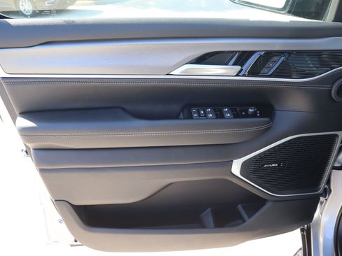 New 2026 Jeep Grand Wagoneer 4WD image 18