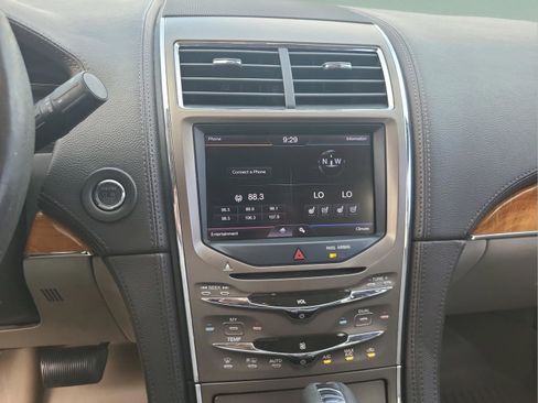 Used 2013 Lincoln MKX FWD w/ Wood Pkg image 12