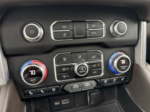 Used 2021 GMC Yukon SLT w/ SLT Premium Package AWD/4WD image 24