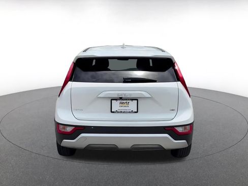 Used 2026 Kia Niro LX FWD image 11