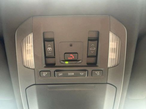 Used 2025 Toyota Highlander Platinum AWD/4WD image 64