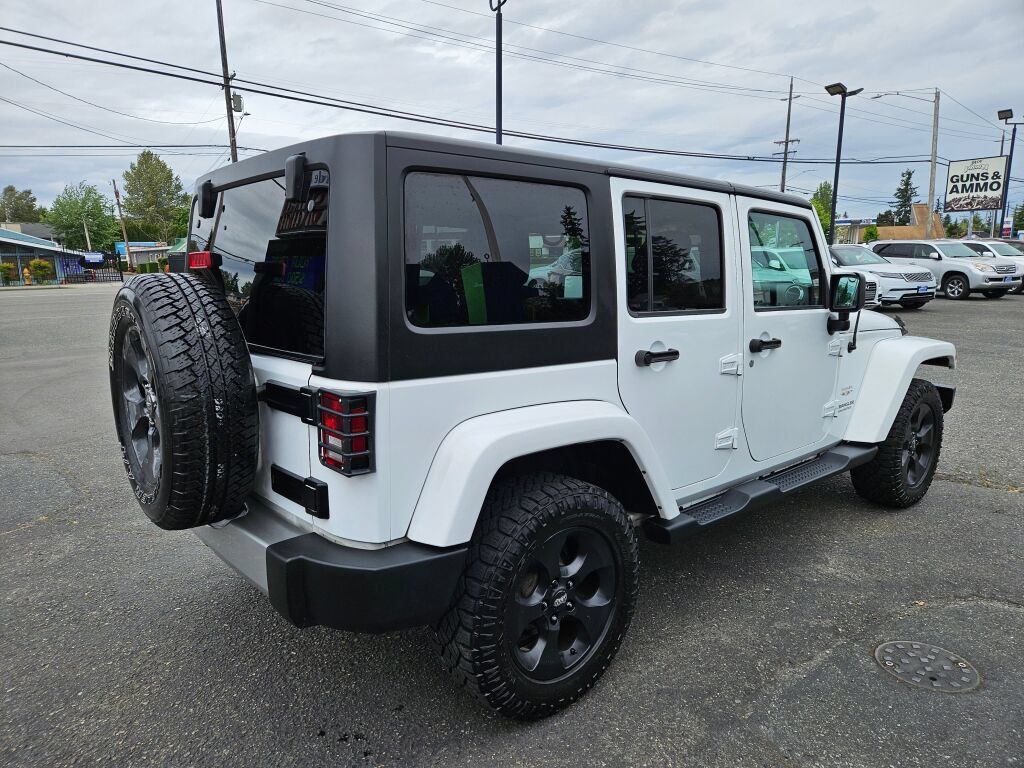 Used 2017 Jeep Wrangler Unlimited Sahara AWD/4WD image 5