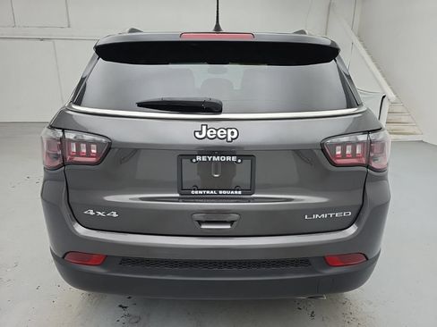 Used 2022 Jeep Compass Limited w/ Sun and Sound Group AWD/4WD image 11