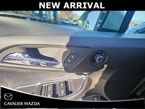 Used 2018 Chevrolet Cruze LS image 12