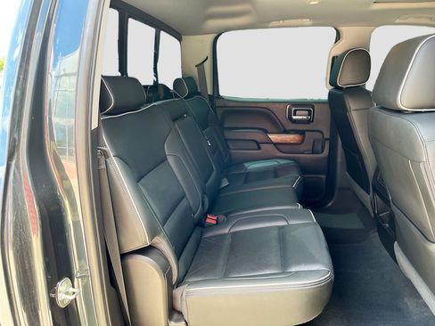 Used 2018 Chevrolet Silverado 1500 High Country AWD/4WD image 27