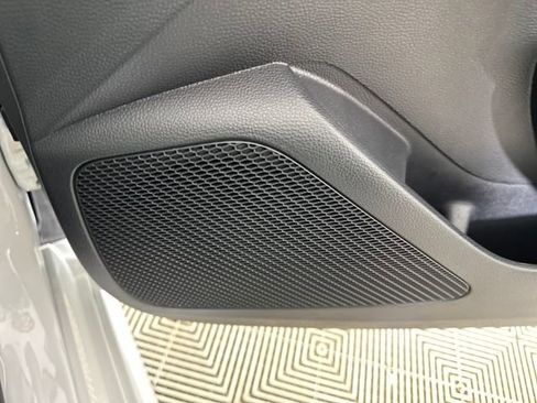 Used 2025 Toyota Corolla LE image 29