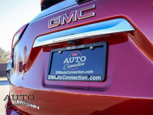 Used 2024 GMC Terrain SLE image 11