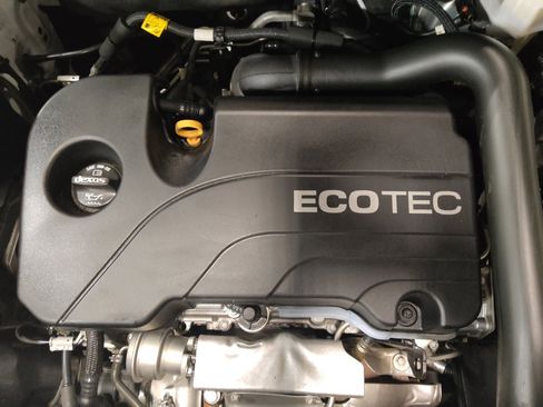 Used 2020 Chevrolet Equinox LT image 30