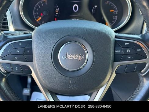 Used 2021 Jeep Grand Cherokee Laredo image 23