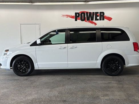 Used 2019 Dodge Grand Caravan SXT w/ Blacktop Package FWD image 6
