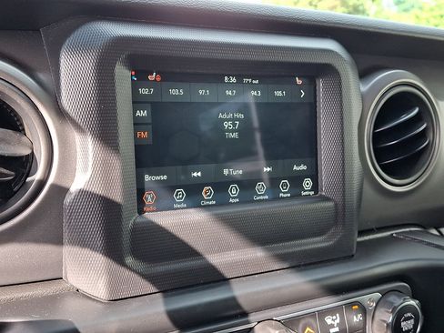 Used 2023 Jeep Wrangler Sport AWD/4WD image 18
