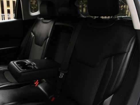 Used 2021 Jeep Compass Latitude AWD/4WD image 16