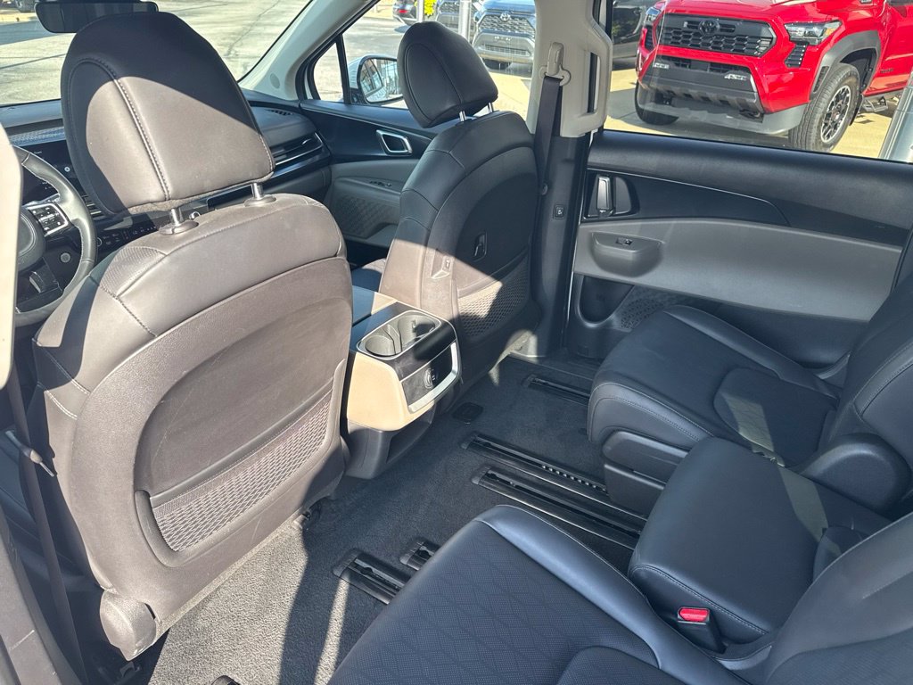 Used 2026 Kia Carnival FWD image 17