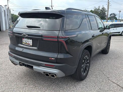 Used 2024 Chevrolet Traverse Z71 w/ LPO, Floor Liner Package AWD/4WD image 8