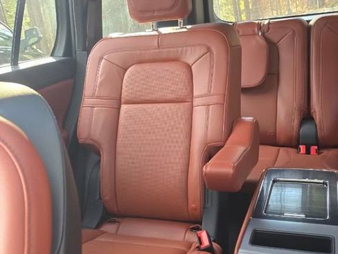 Used 2025 Lincoln Aviator Reserve w/ Jet Appearance Package image 6