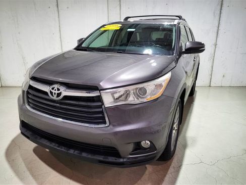 Used 2016 Toyota Highlander XLE image 16