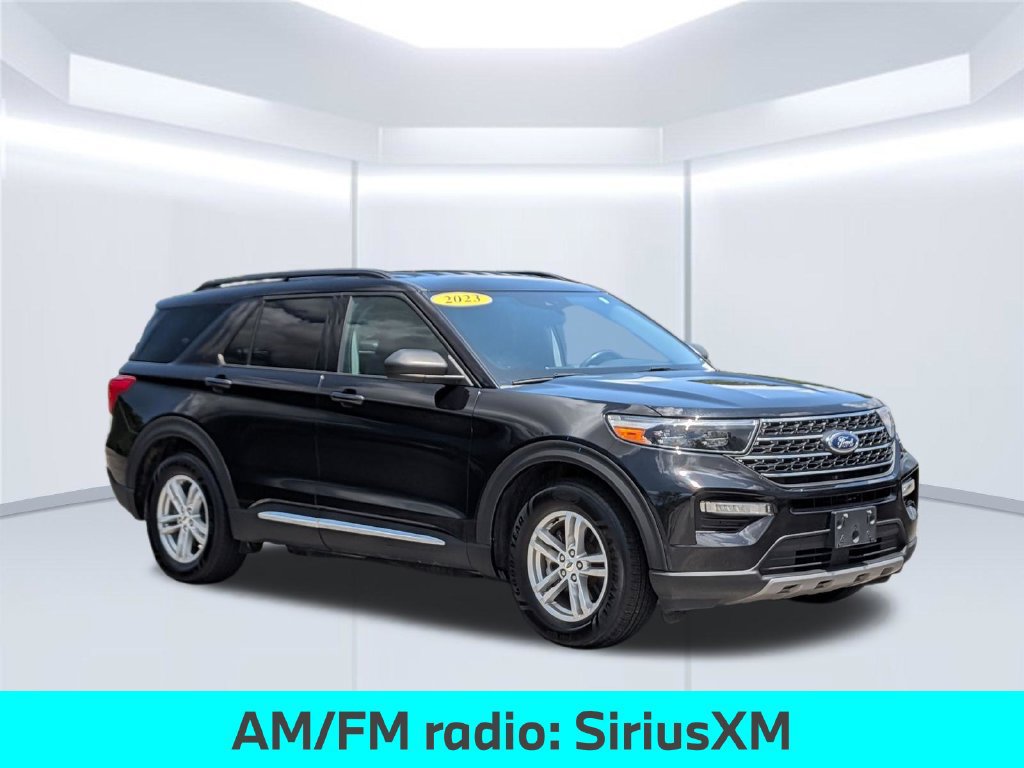 Used 2023 Ford Explorer XLT w/ Equipment Group 202A RWD image 10