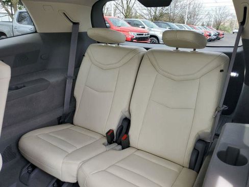 Certified 2022 Cadillac XT6 Premium Luxury w/ LPO, Floor Liner Package AWD/4WD image 34