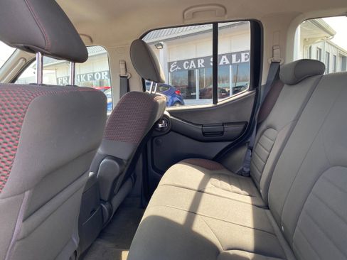 Used 2010 Nissan Xterra Off-Road AWD/4WD image 16