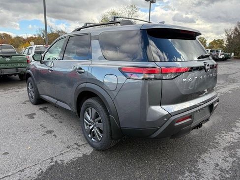 New 2025 Nissan Pathfinder SV image 7