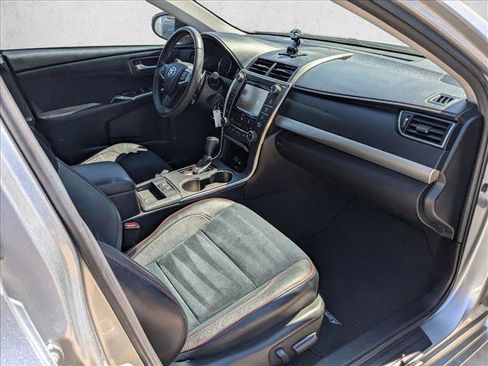 Used 2017 Toyota Camry XSE image 19