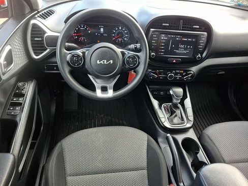 Certified 2022 Kia Soul LX image 12