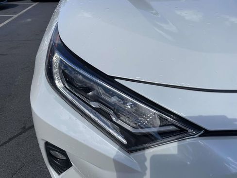 Used 2021 Toyota RAV4 XLE Premium image 17