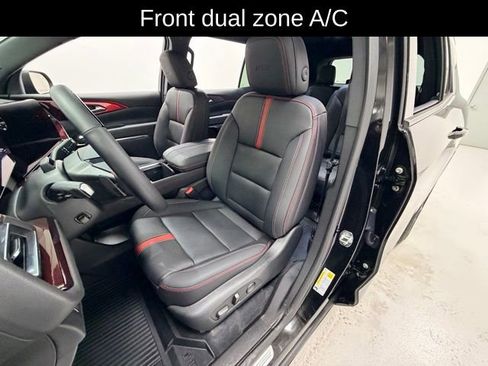 Certified 2024 Chevrolet Traverse RS image 10