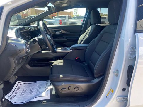 Used 2025 Chevrolet Equinox EV LT w/ Comfort Package AWD/4WD image 9