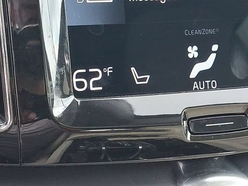 Used 2018 Volvo XC60 T6 Momentum w/ Convenience Package AWD/4WD image 19
