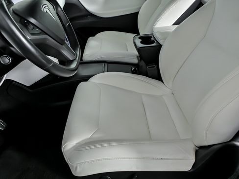 Used 2018 Tesla Model X 75D image 20