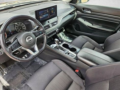 Used 2024 Nissan Altima 2.5 SV w/ SV Premium Package FWD image 12