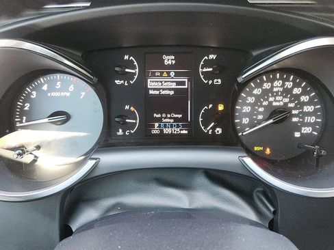 Used 2018 Toyota Sequoia TRD Sport AWD/4WD image 7