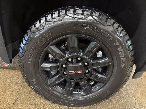 Used 2025 GMC Sierra 2500 AT4 w/ AT4 Preferred Package AWD/4WD image 10