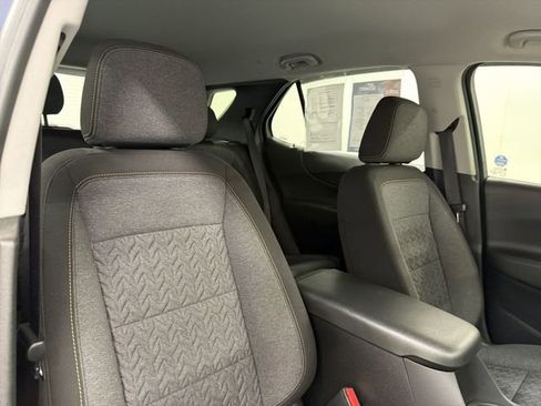 Used 2022 Chevrolet Equinox LT w/ Driver Convenience Package image 19