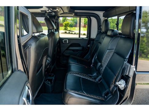 Used 2022 Jeep Gladiator Overland AWD/4WD image 13