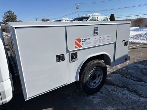 New 2026 Ford F250 XL w/ XL Chrome Package image 3