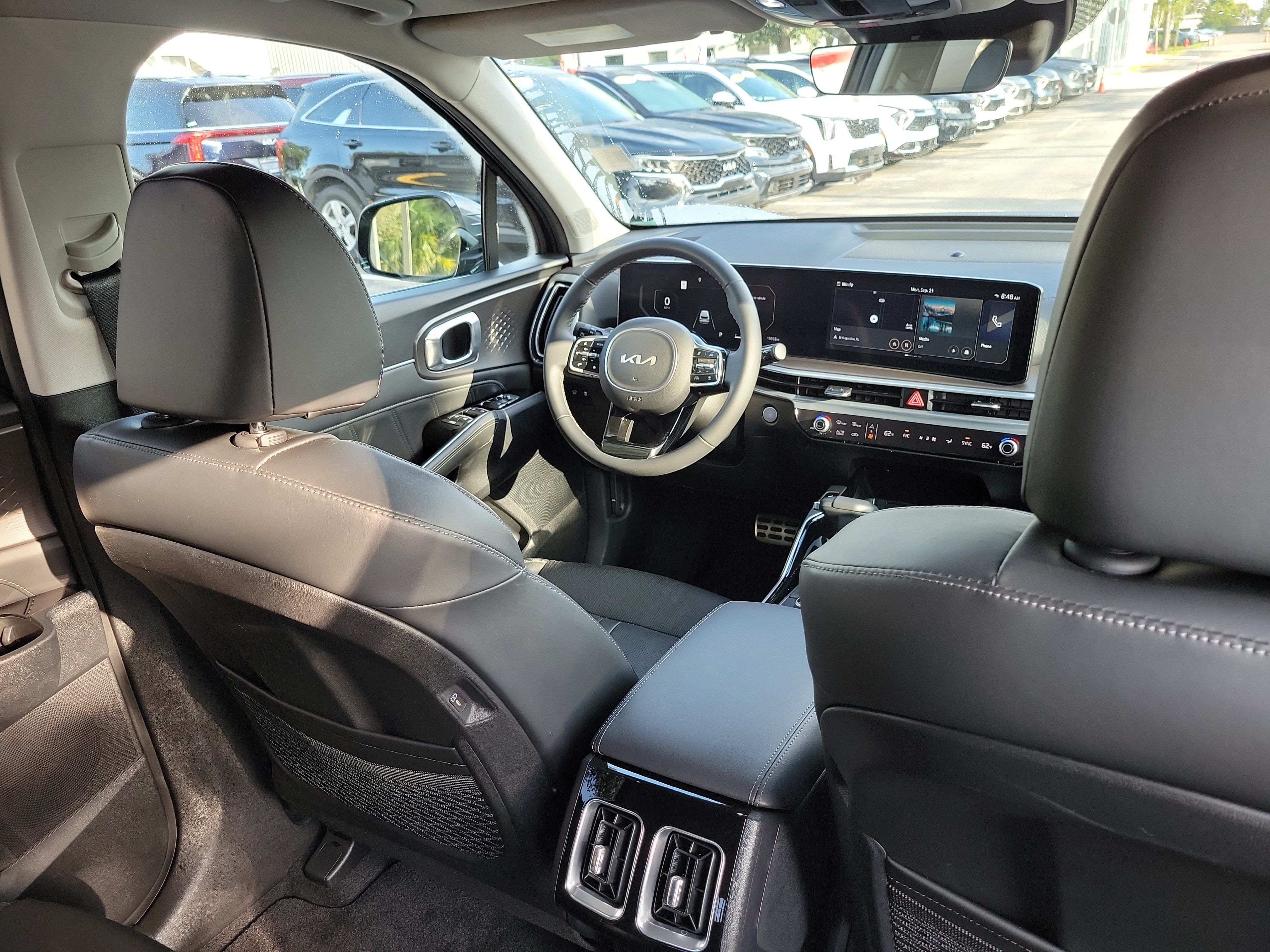 Certified 2025 Kia Sorento SX FWD image 11
