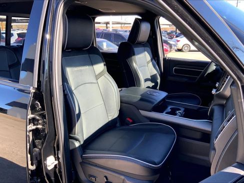 Used 2025 RAM 2500 Laramie w/ Sport Appearance Package image 9