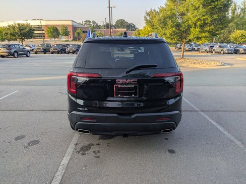 Used 2023 GMC Acadia SLE w/ Driver Convenience Package FWD image 5